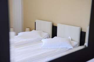 Отель Hotel Bulevard Predeal Предял Двухместный номер с 1 кроватью или 2 отдельными кроватями-5